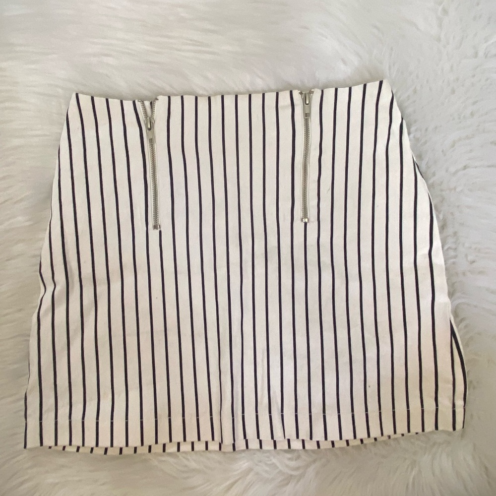 Forever 21 Striped White and Black Zipper Mini Skirt Sz M
